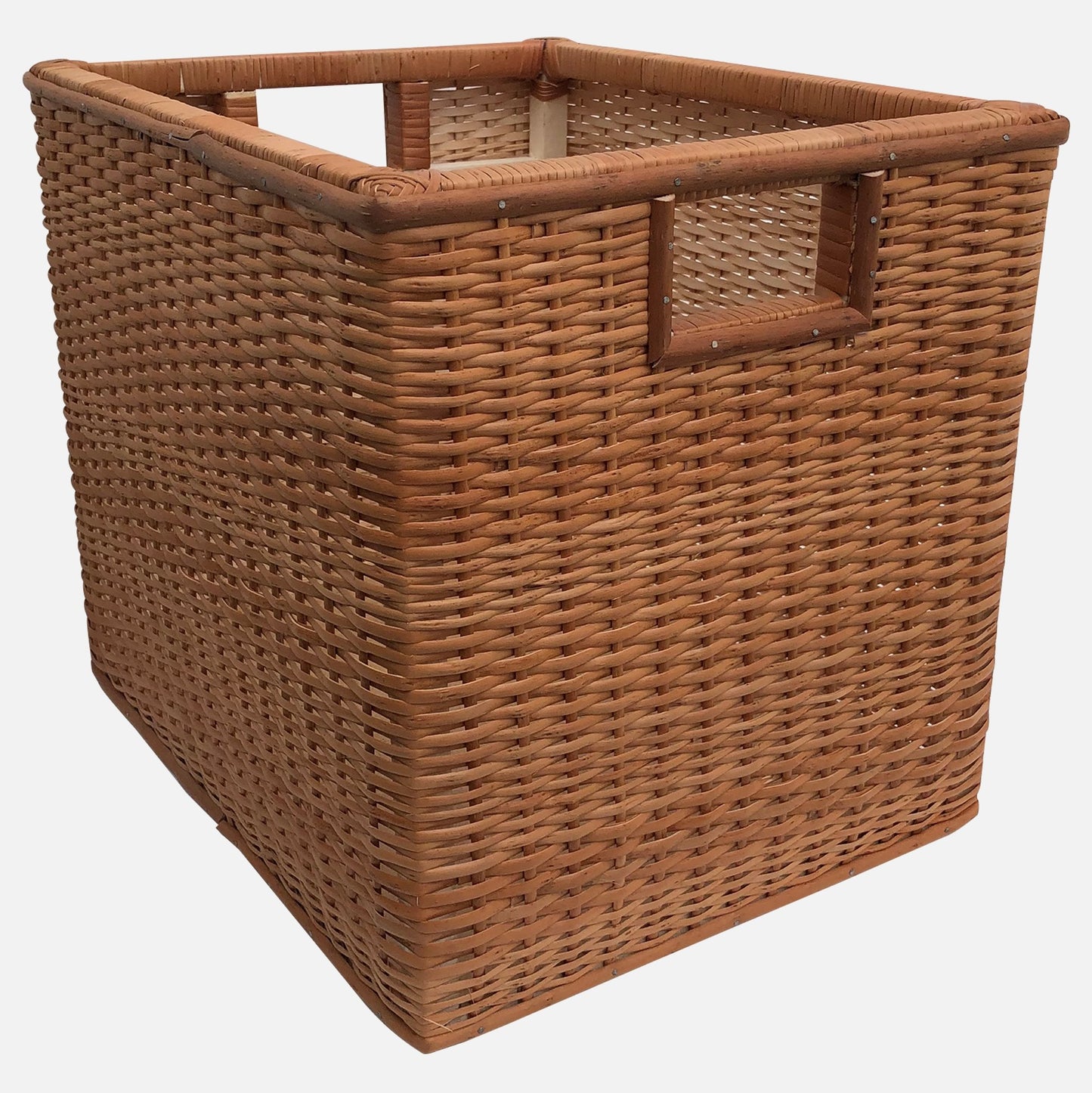 Para encargar cajones debes cotizar a nuestro mail enviando frente x alto x profundidad y te enviaremos el valor lo antes posible.