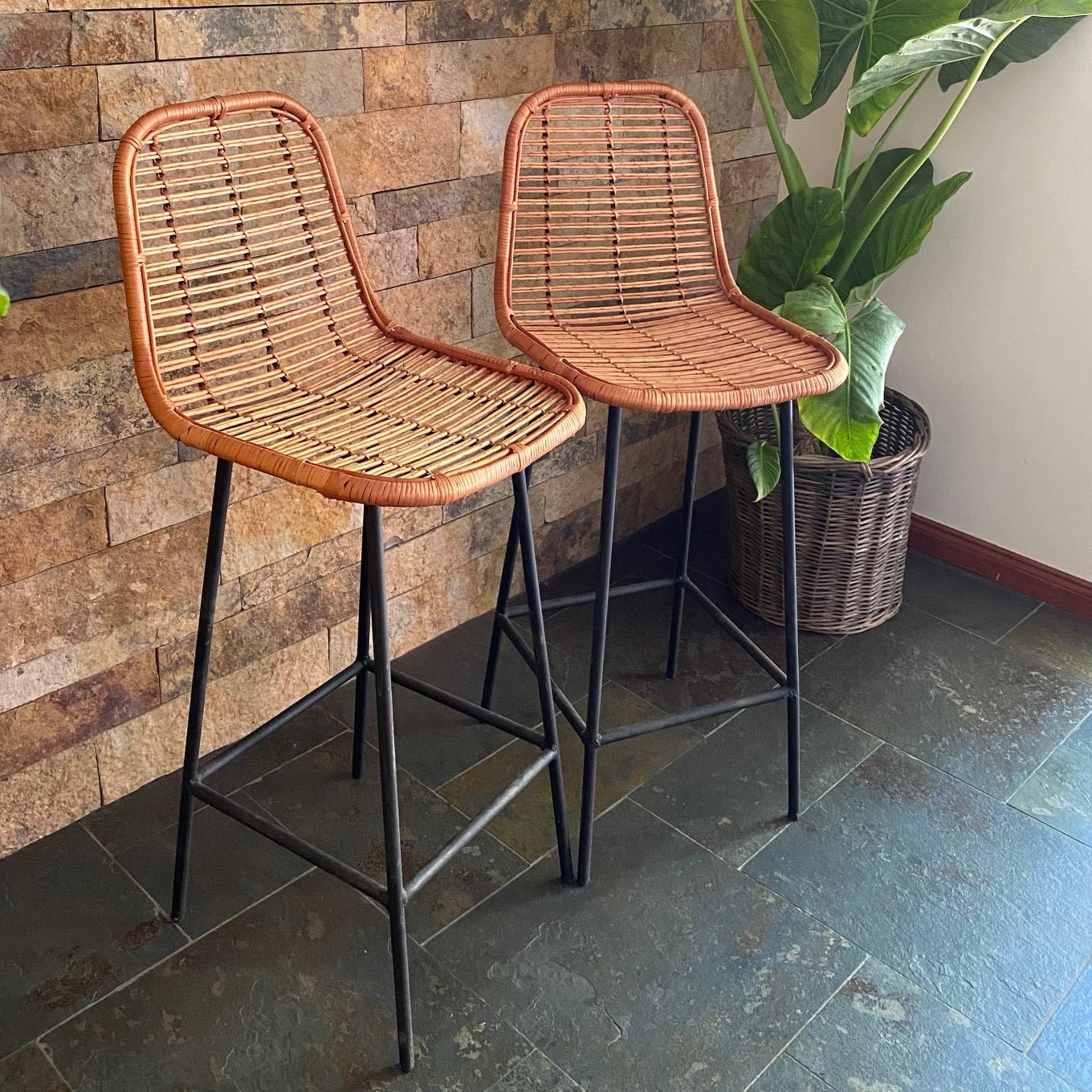 Taburete varilla mimbre cocido