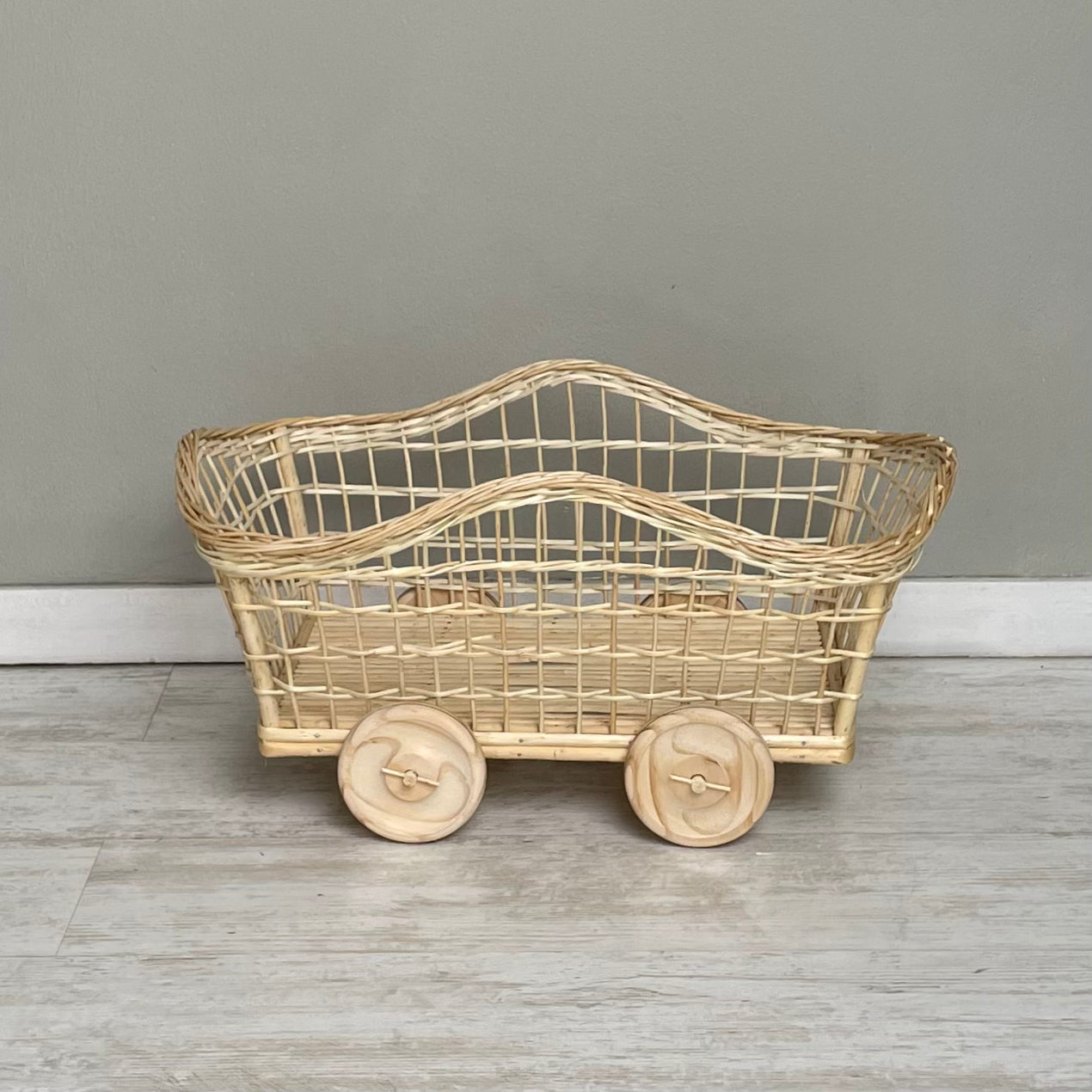 Carrito de mimbre