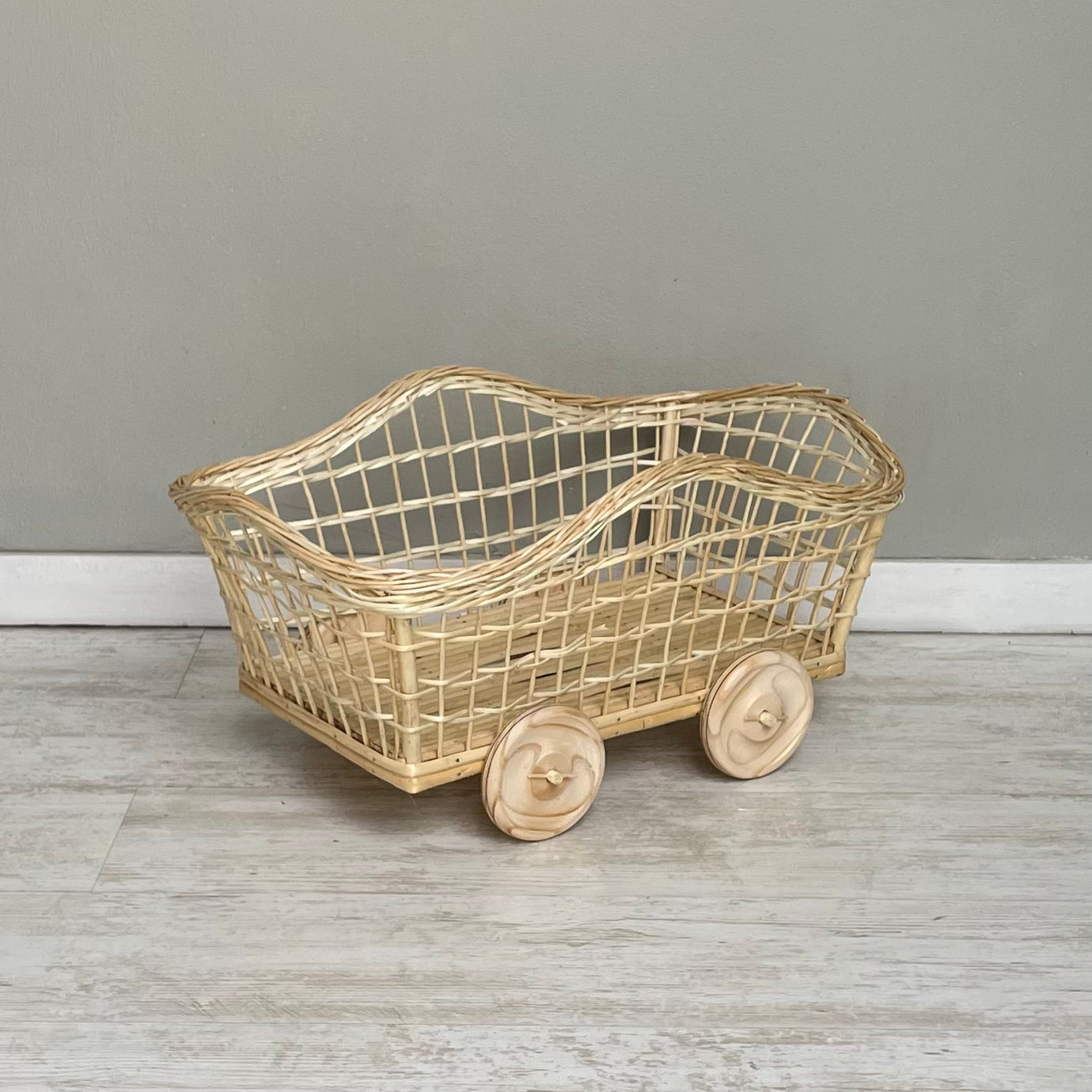 Carrito de mimbre