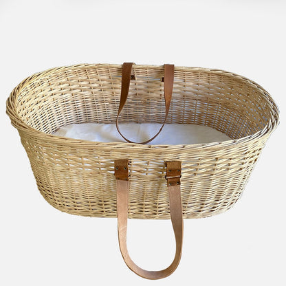 Moisés tipo canasto con mangos de cuero y colchón DISPONIBLE